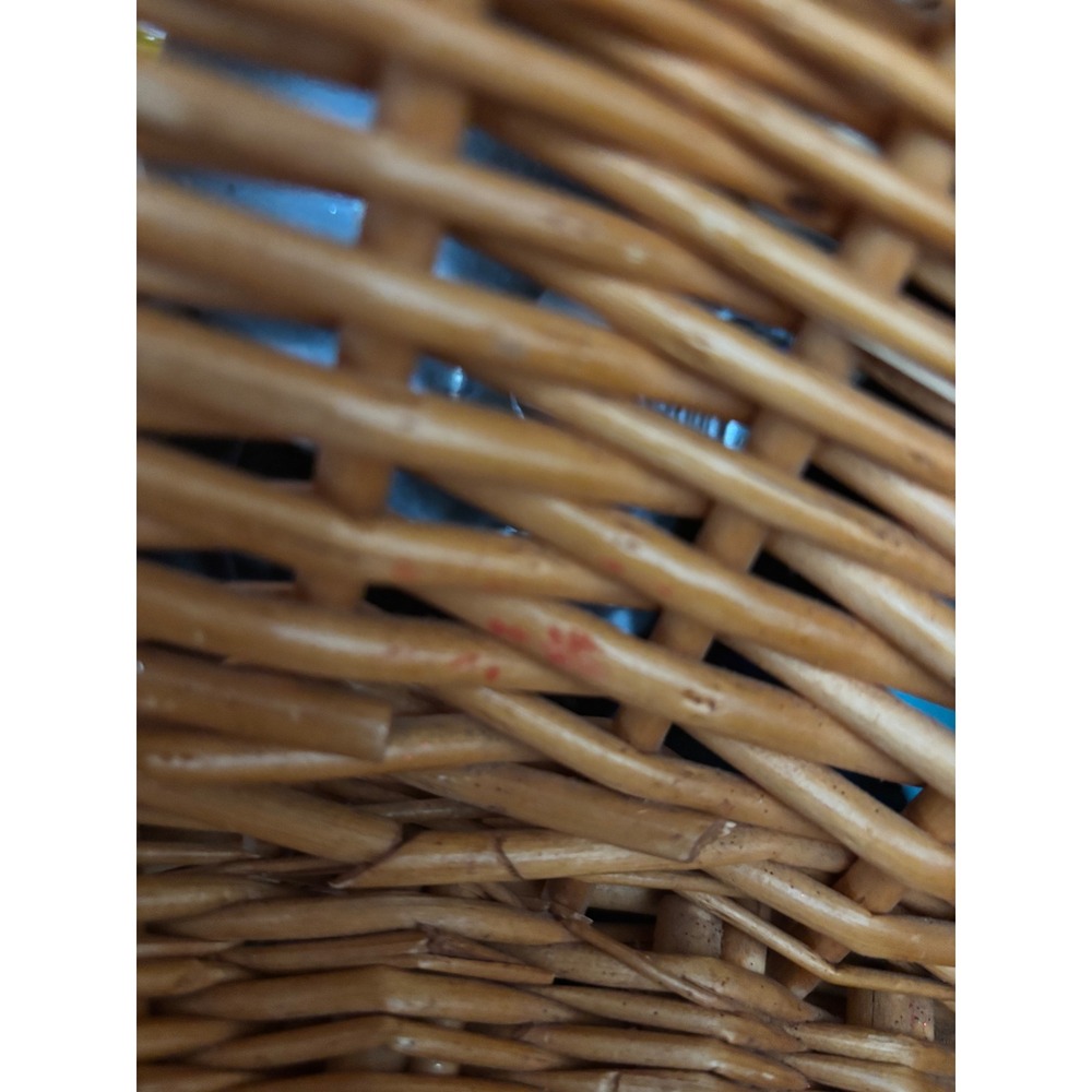 Large Vintage Wicker Woven Laundry Basket With Handles. - Picture 6 of 6